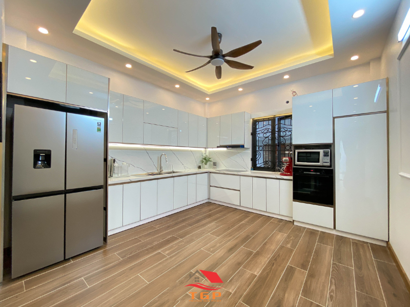 Tủ bếp inox cánh kính đẹp (1)