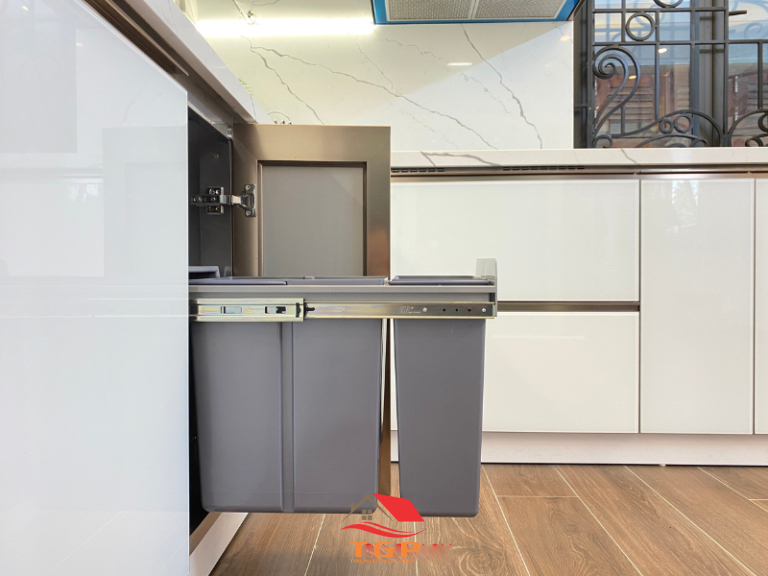 Tủ bếp inox cánh kính đẹp (16)