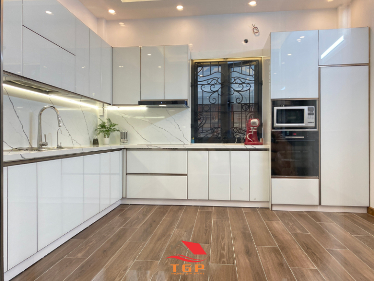 Tủ bếp inox cánh kính đẹp (4)