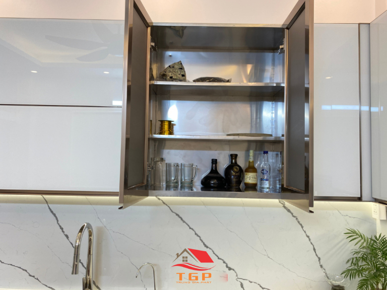 Tủ bếp inox cánh kính đẹp (9)