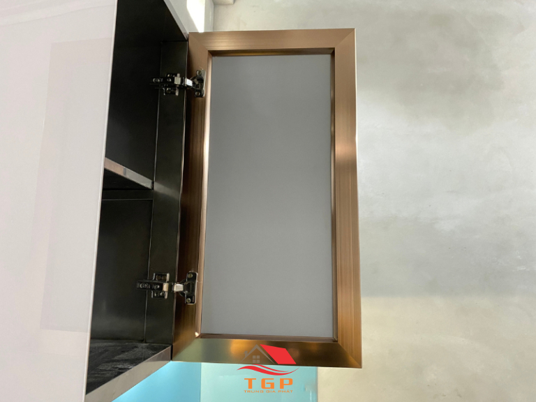 Tủ bếp inox cánh kính màu xanh (20)