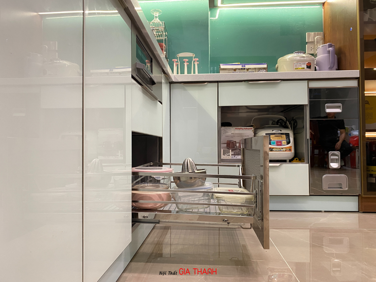 Tủ bếp inox cánh kính cường lực màu xanh tuyệt đẹp 27 tu bep inox canh kinh nha chi phuong ngoc khanh ba dinh ha noi 9