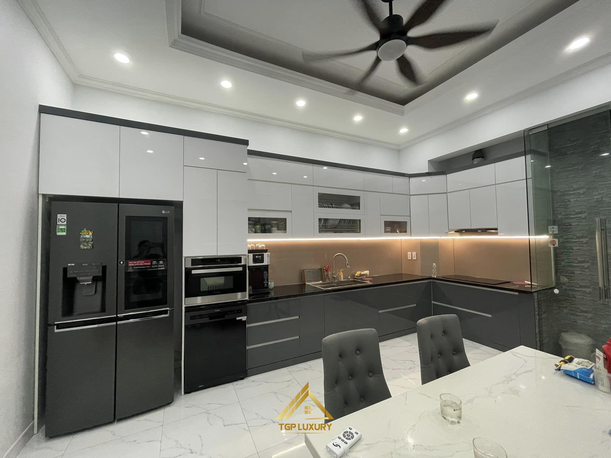 Thi công tủ bếp inox cánh kính cường lực giá rẻ tại Nam Định