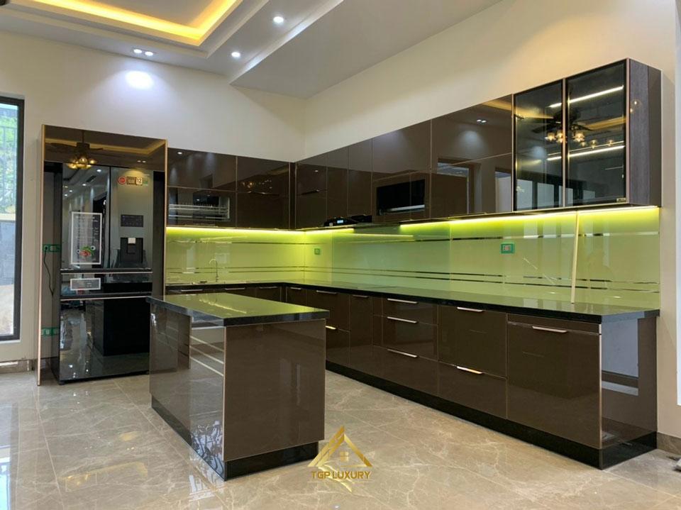 CHUYÊN THI CÔNG LẮP ĐẶT TỦ BẾP CÁNH KÍNH GIÁ RẺ TẠI HCM